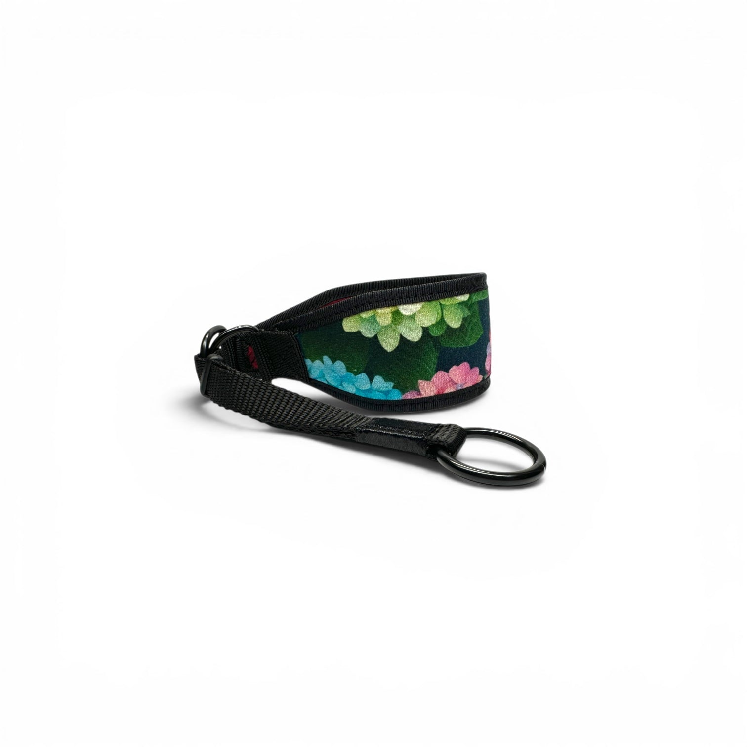 Side view of the 50 mm Hydrangea martingale collar with black edging and floral fabric.